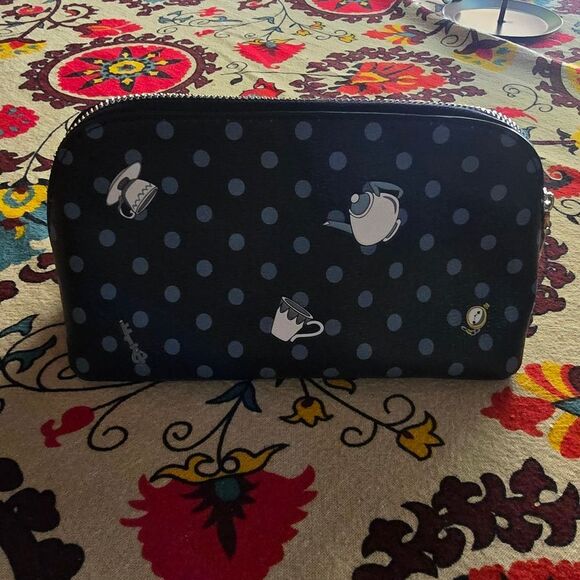 Kate Spade x Disney Alice In Wonderland Limited Edition Cosmetic Bag - Picture 2 of 6